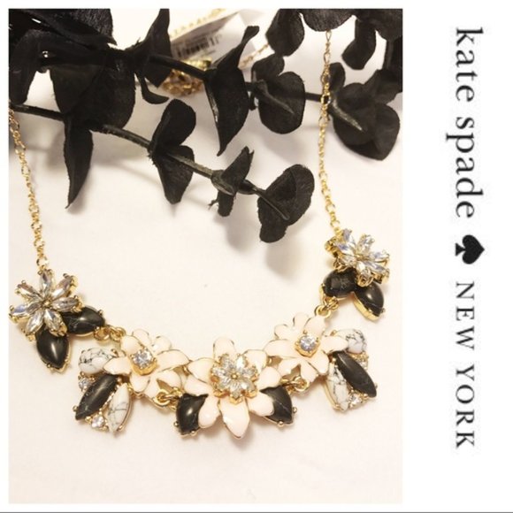 Kate Spade ♤ 'Glossy Petals' Jewelry Set - Picture 10 of 11